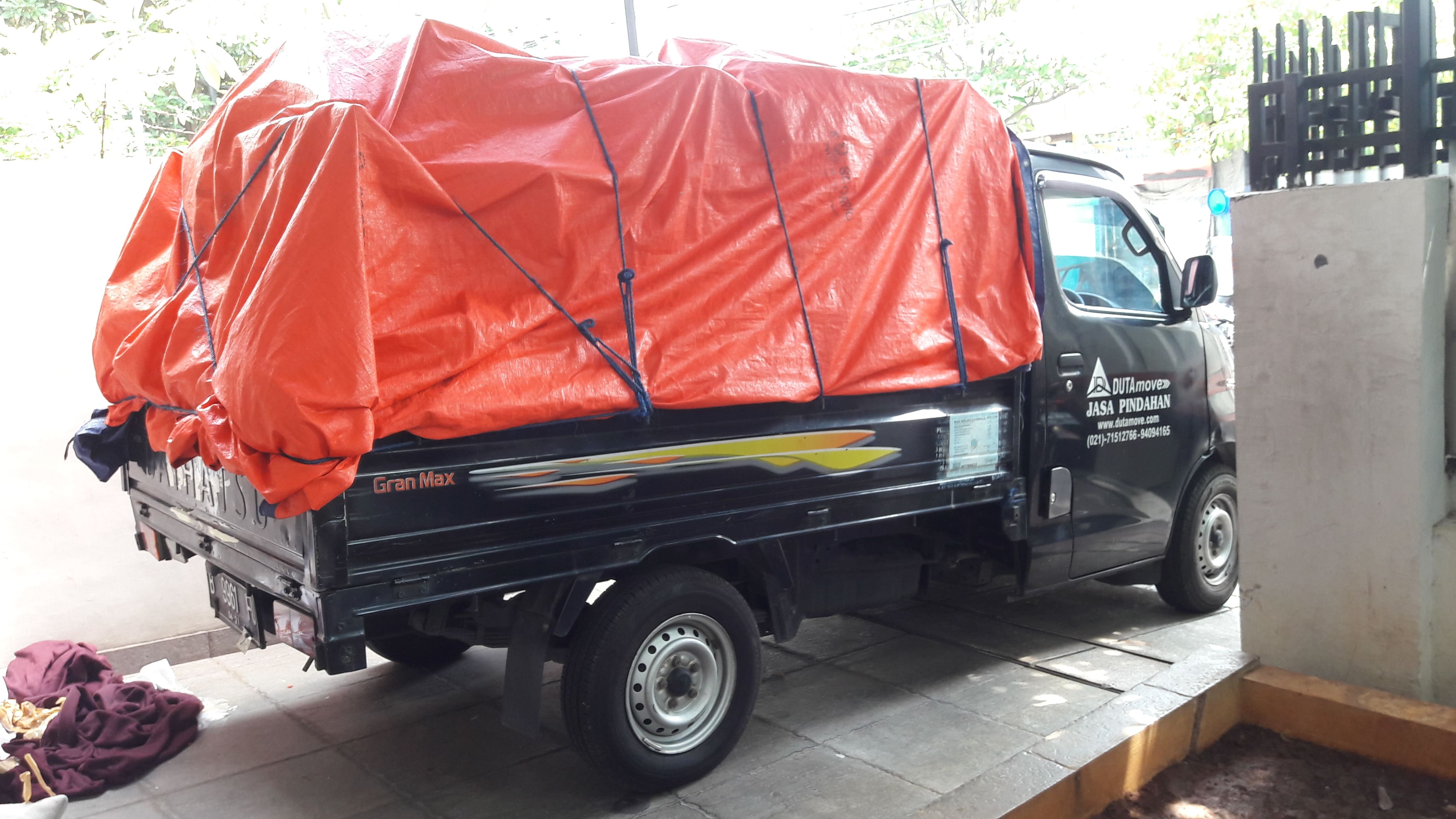Barang Saat Dimobil - Proses kerja profesional Dutamover jasa pindahan Jakarta